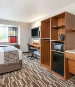 Microtel Inn & Suites by Wyndham Pittsburgh Airport