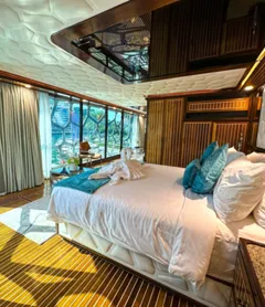 Orchid Overnight Superyacht