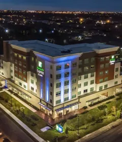 Holiday Inn Express and Suites Houston Westchase - Westheimer, an IHG Hotel