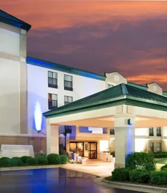 Holiday Inn Express Fort Bragg, an IHG Hotel