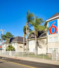 Motel 6 Riverside, CA - South