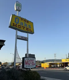 The Oaks Motel