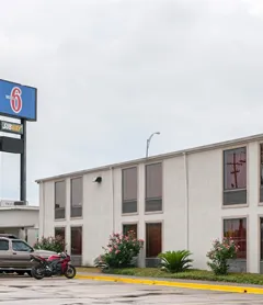 Motel 6 New Orleans, LA - Near Downtown