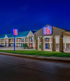 Motel 6 Arlington, TX