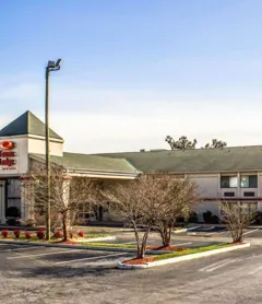 Econo Lodge & Suites