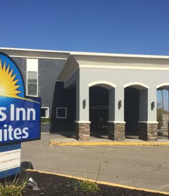 Days Inn & Suites by Wyndham Cincinnati North