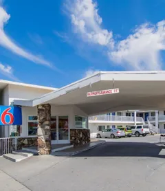 Motel 6 San Bernardino, CA - Downtown