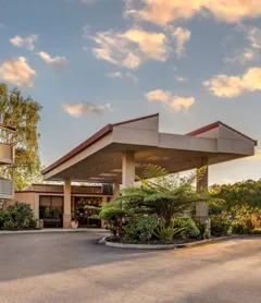 Best Western Plus Garden Court Inn