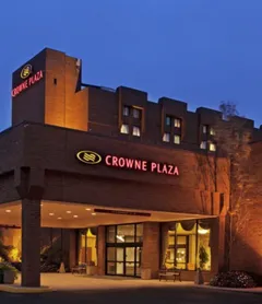 Crowne Plaza Columbus North- Worthington, an IHG Hotel