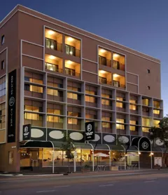 Adelaide Riviera Hotel