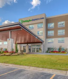 Holiday Inn Express & Suites Tulsa Midtown, an IHG Hotel