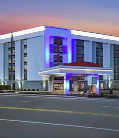 Holiday Inn Express & Suites Cincinnati Riverfront, an IHG Hotel