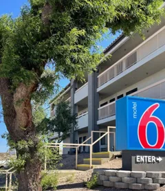 Motel 6 Barstow, CA – I15 and Lenwood Road