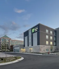 Holiday Inn Express & Suites Chicago Schaumburg, an IHG Hotel