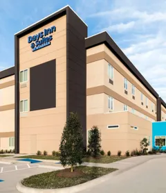 Days Inn & Suites by Wyndham Beaumont West / I-10 & Walden