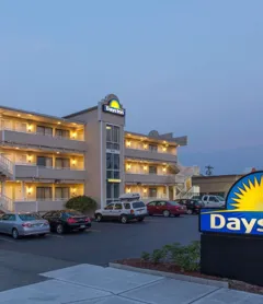 Days Inn by Wyndham Seattle North of Downtown