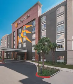 La Quinta Inn & Suites by Wyndham San Antonio Downtown