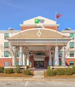 Holiday Inn Express & Suites Gulf Shores, an IHG Hotel