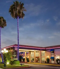 Travelodge by Wyndham Orange County Airport/ Costa Mesa