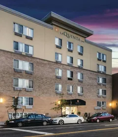 La Quinta Inn & Suites by Wyndham Brooklyn Downtown