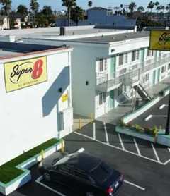 Super 8 by Wyndham Oceanside Downtown