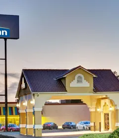 Days Inn by Wyndham Louisville Airport Fair and Expo Center