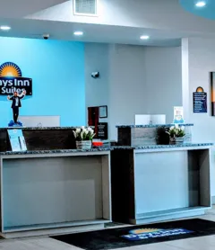 Days Inn & Suites by Wyndham Lubbock Medical Center