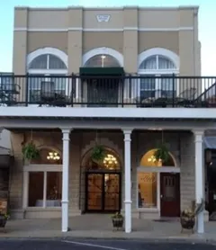 Hamilton House Inn