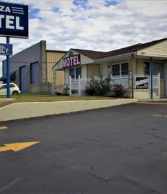 Plaza Motel