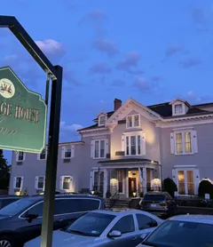 The Carriage House Inn Newport