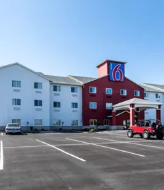 Motel 6 Indianapolis, IN - Southport