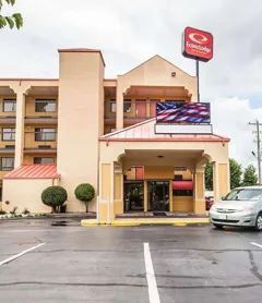 Econo Lodge Inn & Suites