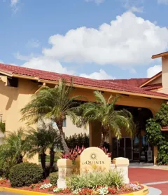 La Quinta Inn & Suites by Wyndham St. Pete-Clearwater Airpt