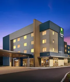 Holiday Inn Express & Suites Portland Airport - Cascade Stn, an IHG Hotel