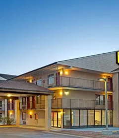 Super 8 By Wyndham Fredericksburg