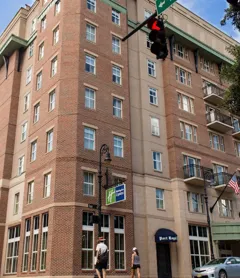 Holiday Inn Express Savannah - Historic District, an IHG Hotel