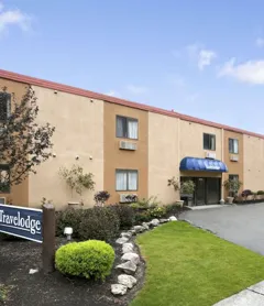 Travelodge by Wyndham Cleveland Lakewood