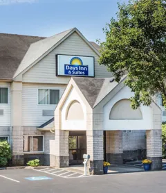 Days Inn & Suites by Wyndham Vancouver