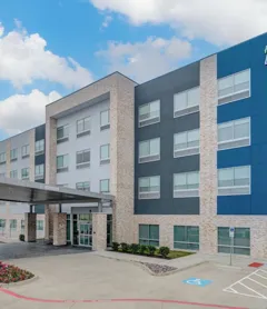 Holiday Inn Express & Suites Dallas – Plano North by IHG