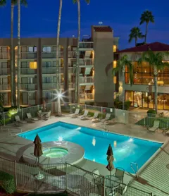 Best Western Plus Scottsdale Thunderbird Suites