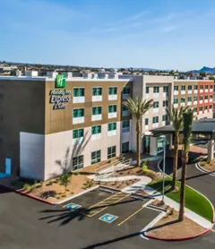 Holiday Inn Express And Suites Lake Havasu - London Bridge, an IHG Hotel