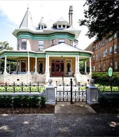 Hassinger Daniels Mansion Bed and Breakfast