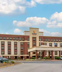 Comfort Suites Outlet Center