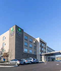 Holiday Inn Express & Suites Florence-Cincinnati Airport, an IHG Hotel