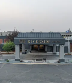 Riverside Hotel