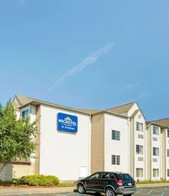 Microtel Inn & Suites by Wyndham Roseville/Detroit Area