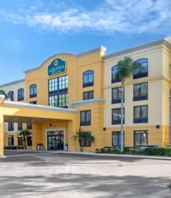 La Quinta Inn & Suites by Wyndham Tampa North I-75