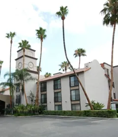 Buena Park Grand Hotel & Suites