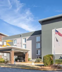 La Quinta Inn & Suites by Wyndham Atlanta Airport South