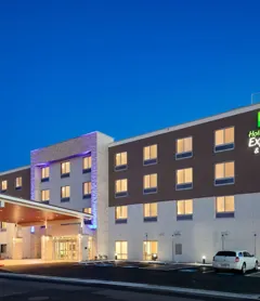 Holiday Inn Express & Suites Medford, an IHG Hotel